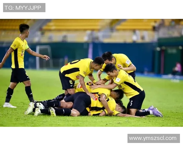 广州足球队在城市联赛中的实力展现与未来发展潜力分析 广州足球队在城市联赛中的实力展现与未来发展潜力分析